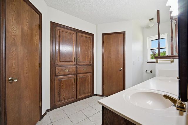 10141 S Land Avenue, Oklahoma City, OK 73159