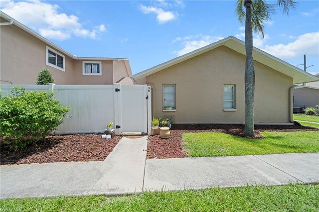 1111 SE 8th TER # 3B, Cape Coral, FL 33990