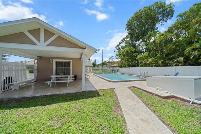 1111 SE 8th TER # 3B, Cape Coral, FL 33990
