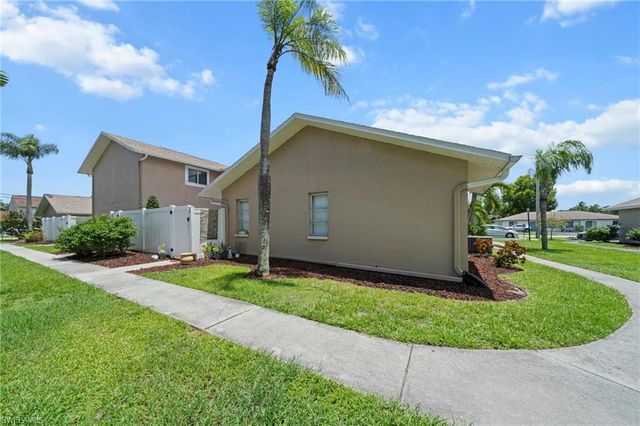 1111 SE 8th TER # 3B, Cape Coral, FL 33990