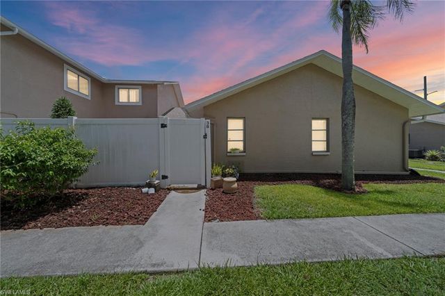 1111 SE 8th TER # 3B, Cape Coral, FL 33990