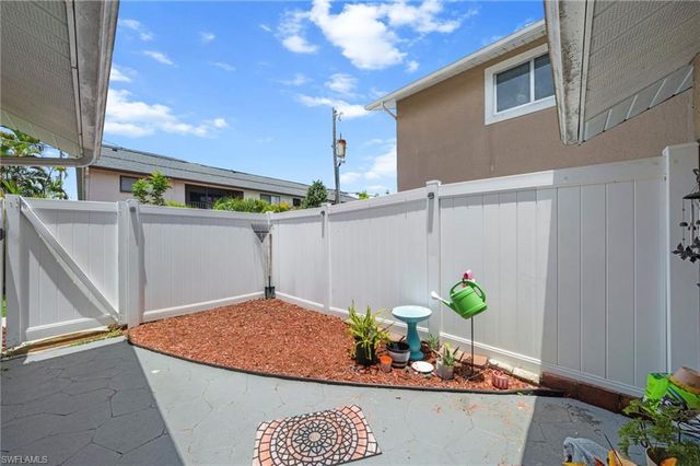 1111 SE 8th TER # 3B, Cape Coral, FL 33990