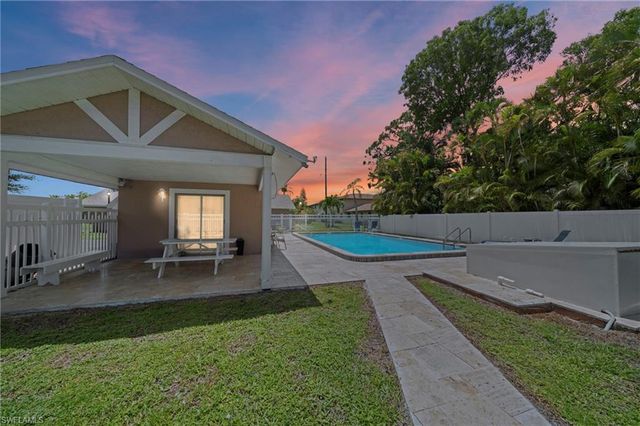 1111 SE 8th TER # 3B, Cape Coral, FL 33990
