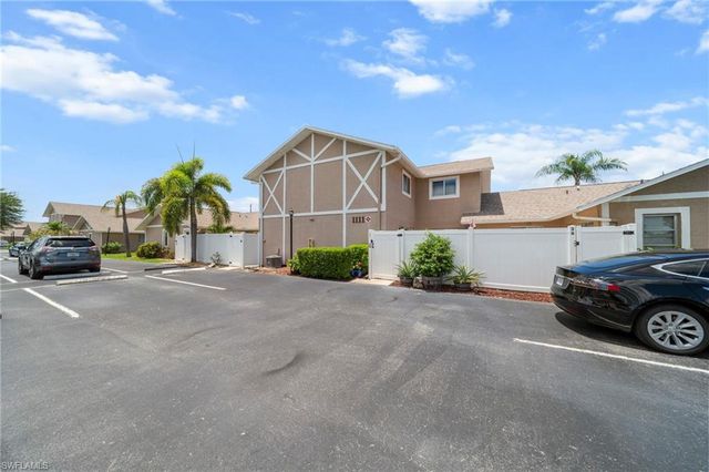1111 SE 8th TER # 3B, Cape Coral, FL 33990