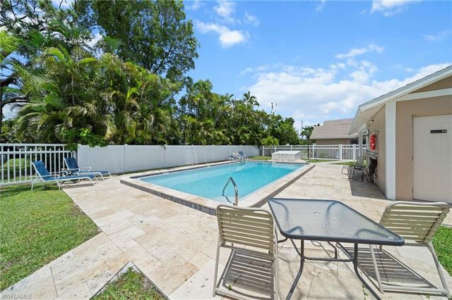 1111 SE 8th TER # 3B, Cape Coral, FL 33990