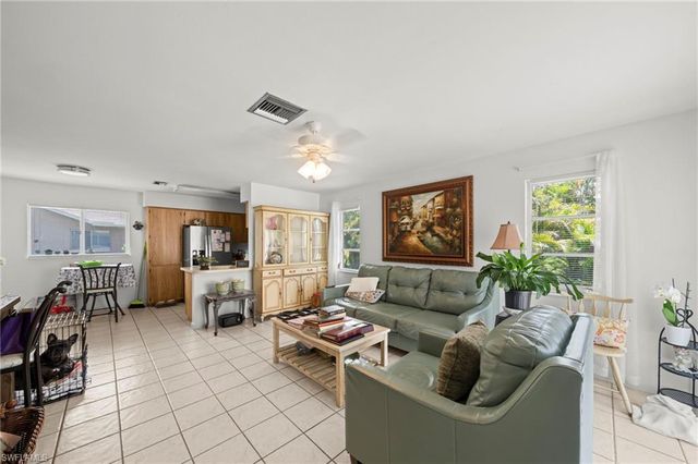 1111 SE 8th TER # 3B, Cape Coral, FL 33990