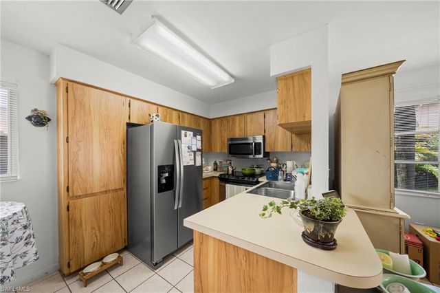 1111 SE 8th TER # 3B, Cape Coral, FL 33990