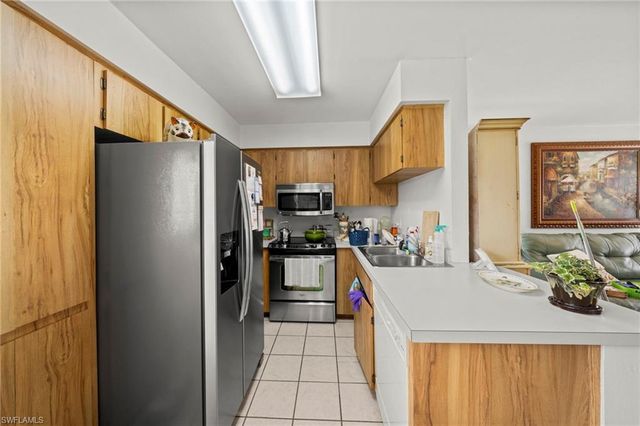 1111 SE 8th TER # 3B, Cape Coral, FL 33990