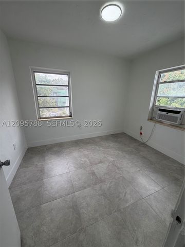 558 SW 7th St 8, Miami, FL 33130