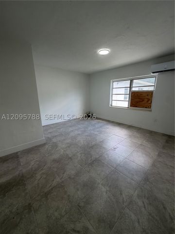 558 SW 7th St 8, Miami, FL 33130