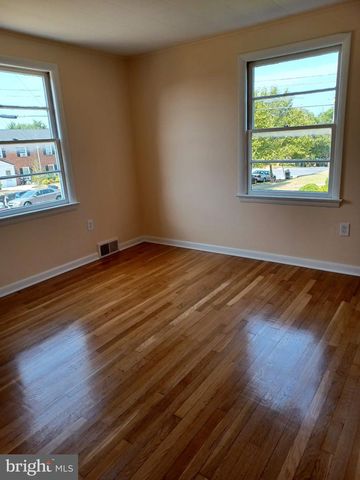 220 E WHITLOCK AVE, Winchester, VA 22601