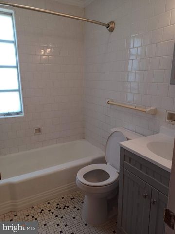 220 E WHITLOCK AVE, Winchester, VA 22601