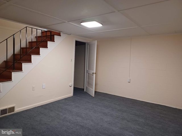 220 E WHITLOCK AVE, Winchester, VA 22601