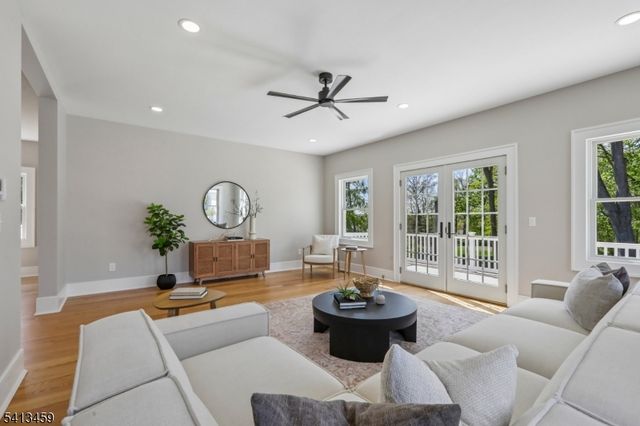 110 Elmwood Rd, Verona Twp., NJ 07044