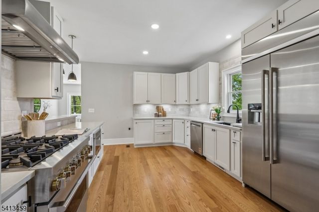 110 Elmwood Rd, Verona Twp., NJ 07044