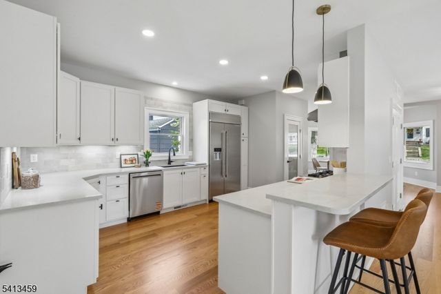 110 Elmwood Rd, Verona Twp., NJ 07044