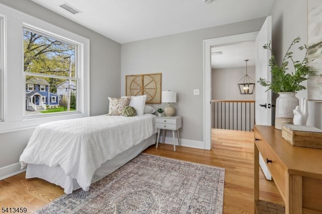 110 Elmwood Rd, Verona Twp., NJ 07044