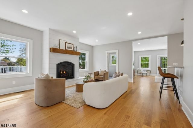 110 Elmwood Rd, Verona Twp., NJ 07044