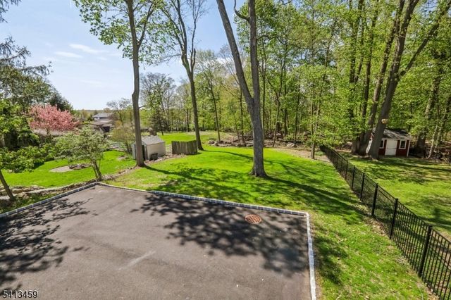 110 Elmwood Rd, Verona Twp., NJ 07044