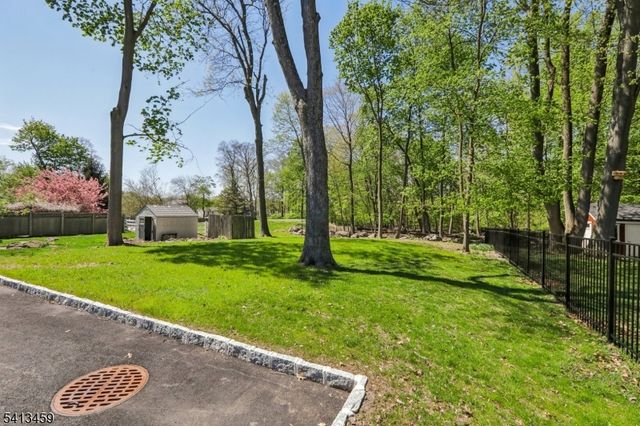 110 Elmwood Rd, Verona Twp., NJ 07044