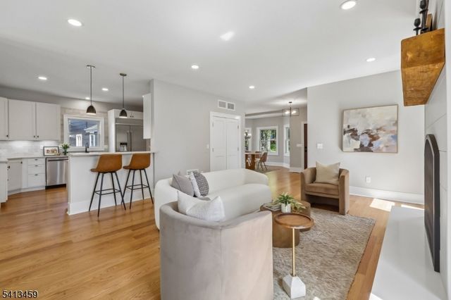 110 Elmwood Rd, Verona Twp., NJ 07044