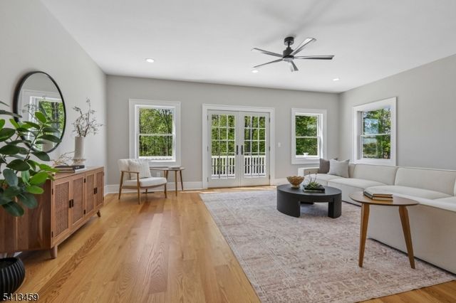 110 Elmwood Rd, Verona Twp., NJ 07044