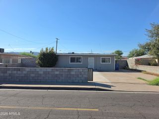 919 E VINEYARD Road, Phoenix, AZ 85042