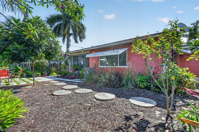 1525 N M Street, Lake Worth Beach, FL 33460