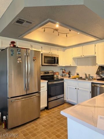 900 Boulder Springs Drive 201, Las Vegas, NV 89128