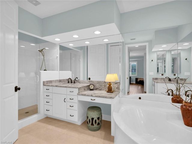 3131 Lancaster DR 1, Naples, FL 34105