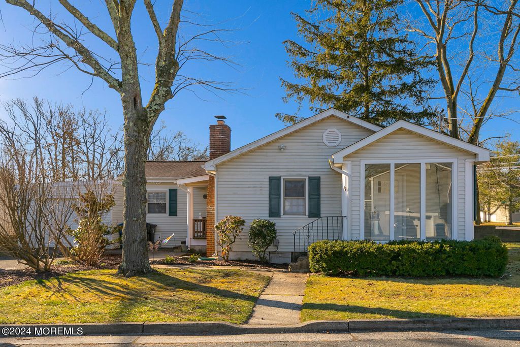 717 Harmony Road, North Middletown, NJ 07748