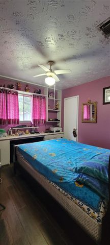 4315 Queens Retreat Drive, Houston, TX 77066