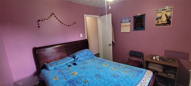4315 Queens Retreat Drive, Houston, TX 77066
