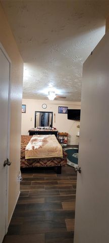 4315 Queens Retreat Drive, Houston, TX 77066