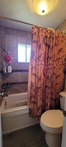 4315 Queens Retreat Drive, Houston, TX 77066