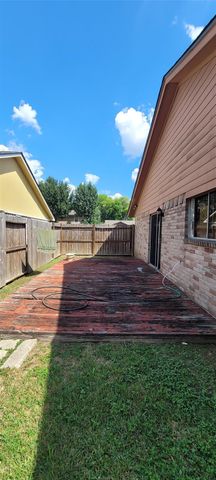 4315 Queens Retreat Drive, Houston, TX 77066