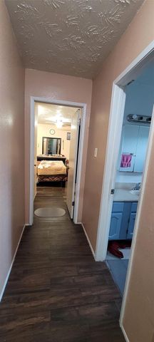 4315 Queens Retreat Drive, Houston, TX 77066