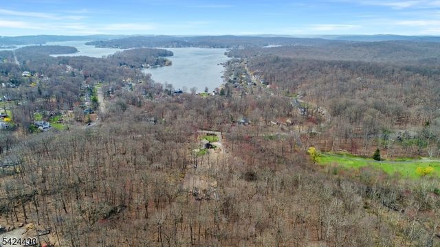 30 Northwood Rd, Jefferson Twp., NJ 07849