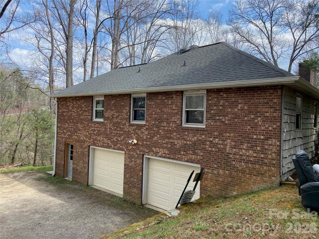 23 Old Farm School Road, Asheville, NC 28805