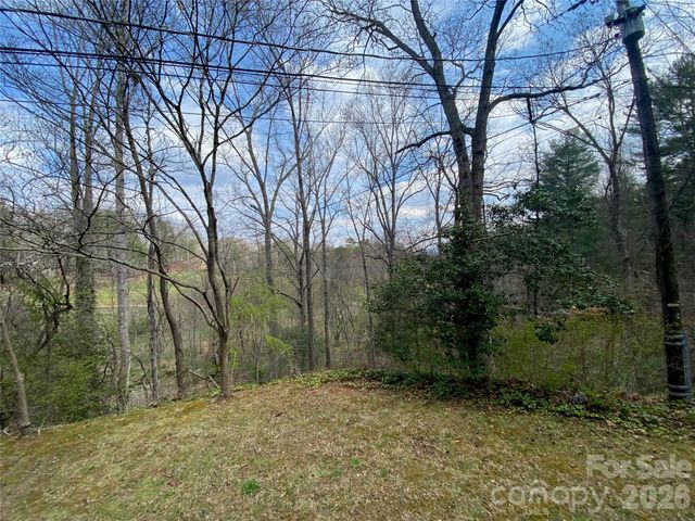 23 Old Farm School Road, Asheville, NC 28805