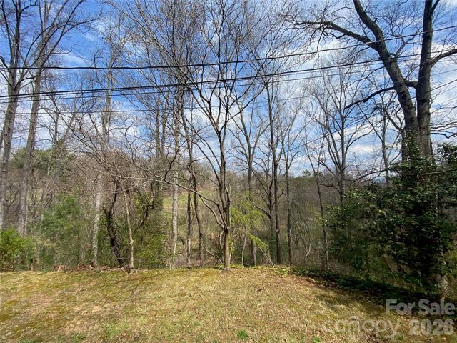 23 Old Farm School Road, Asheville, NC 28805