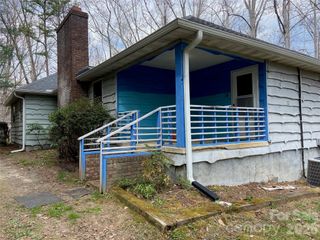 23 Old Farm School Road, Asheville, NC 28805