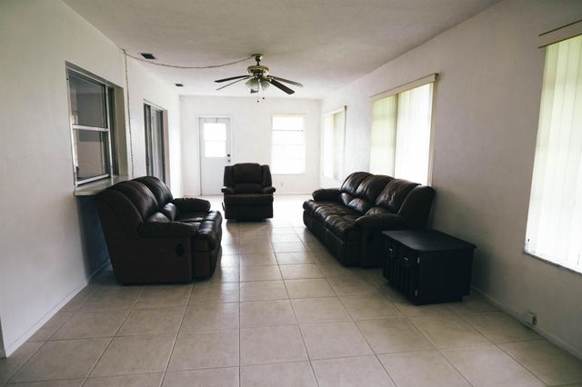 4941 NW 55th Street, Tamarac, FL 33319