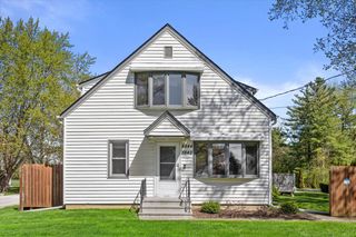 8842 Chicago ROAD #8844, Oak Creek, WI 53154