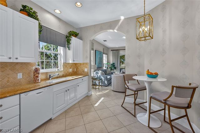 9031 Cherry Oaks TRL 201, Naples, FL 34114