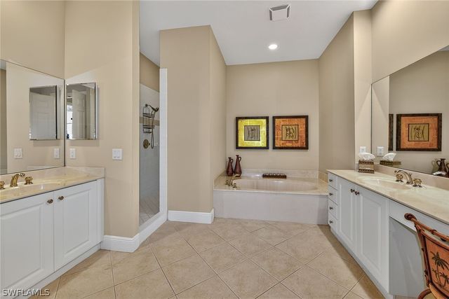 9031 Cherry Oaks TRL 201, Naples, FL 34114