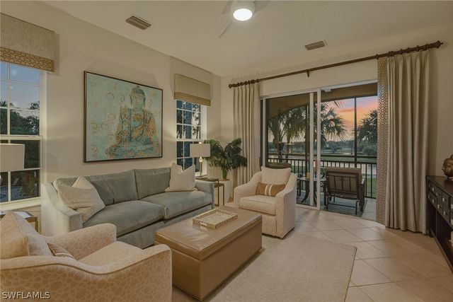 9031 Cherry Oaks TRL 201, Naples, FL 34114