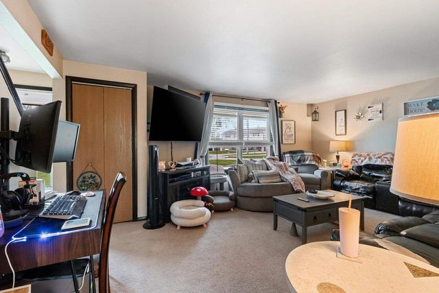 2516 N VIEW COURT, Green Bay, WI 54303
