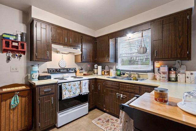 2516 N VIEW COURT, Green Bay, WI 54303