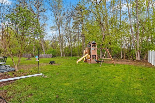 2516 N VIEW COURT, Green Bay, WI 54303